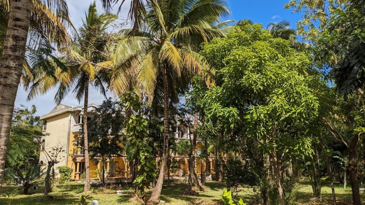 Ar Sun Hotel Antsiranana Bagian luar foto