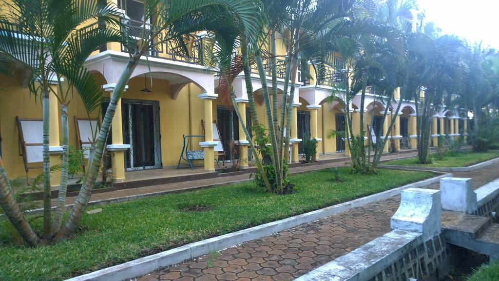 Ar Sun Hotel Antsiranana Bagian luar foto