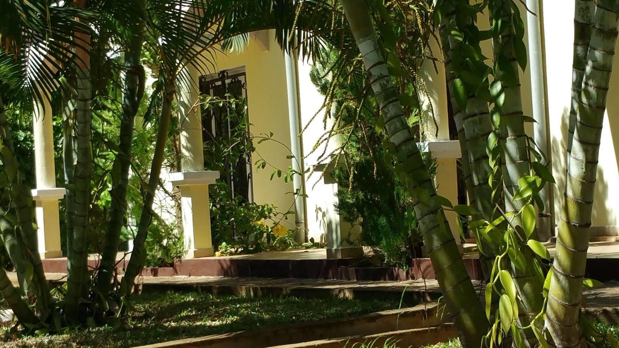Ar Sun Hotel Antsiranana Bagian luar foto